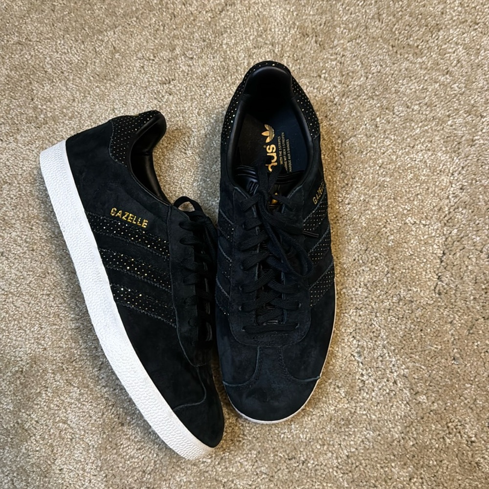Adidas Gazelle, rare suede and Gold size 10